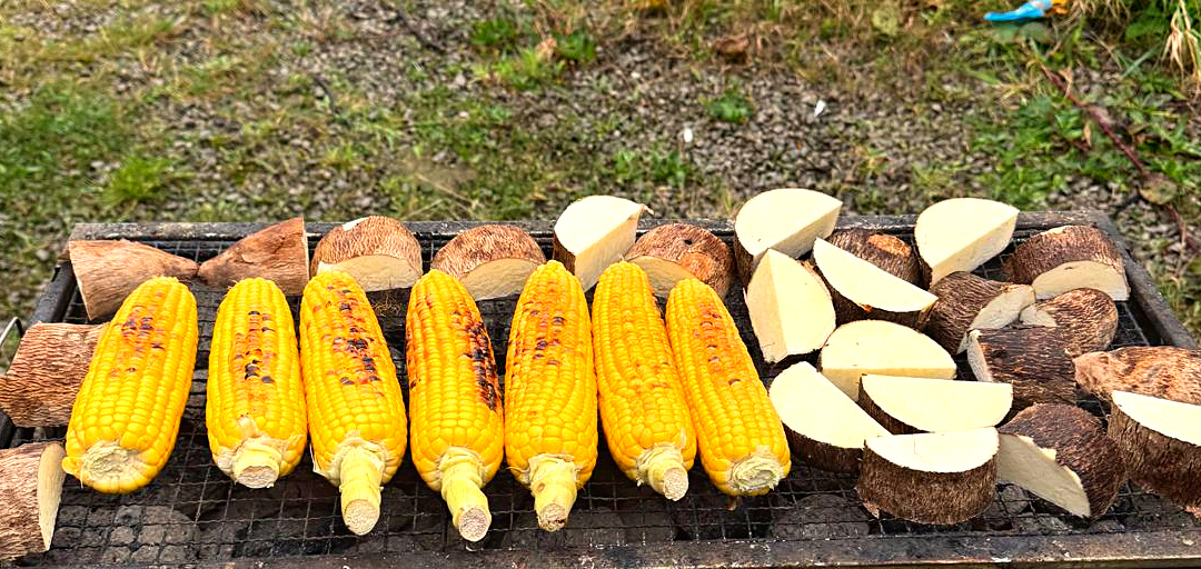 Grilled corn and coconut